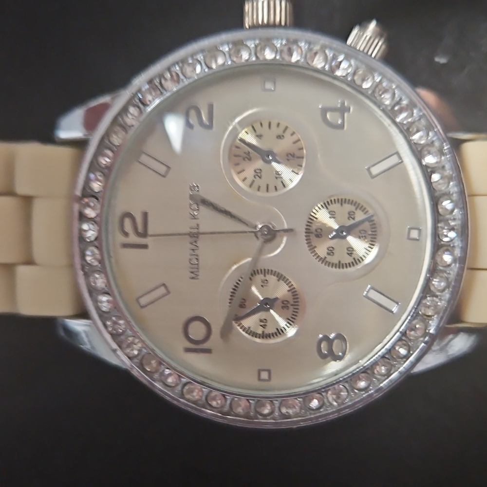 Ladies Watch - Picture 4 of 5